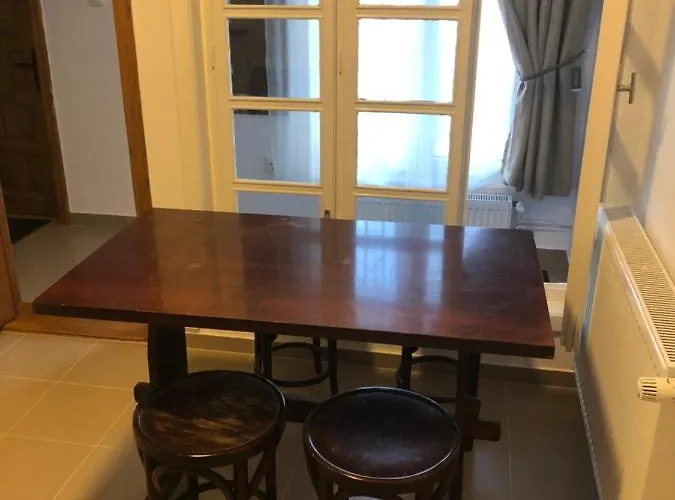 R31 - Victor Hugo Bam מלון *